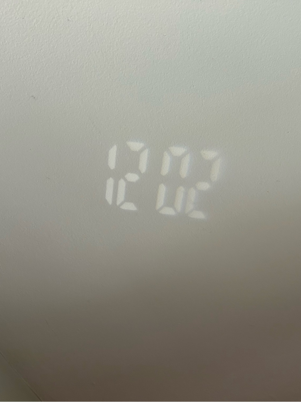 Homedics SoundSpa Recharged Alarm Clock - ceiling projection if need be. - Picture 4 of 4